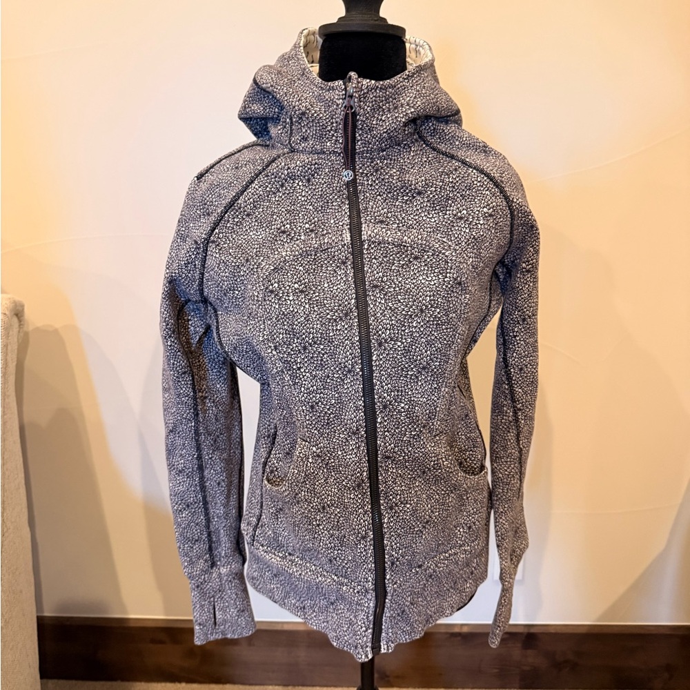 Lululemon Athletica Black and White pattern zip up